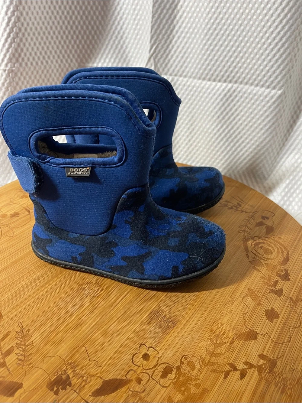 Bogs Toddler size 9 Blue Camo Waterproof Pull-On Winter Boots